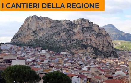 Panoramica di Marineo con la rupe
