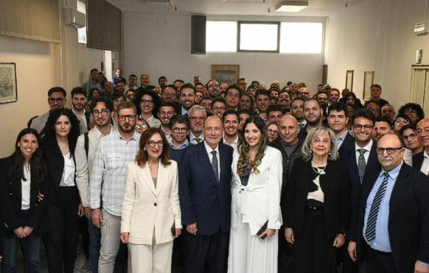 Nuovi assunti alla firma dei contratti