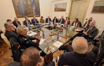 Control room riunione palazzo d'Orleans schifani