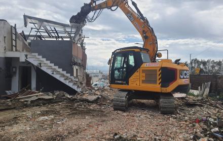 Baraccopoli Messina Demolizioni Via Taormina Ruspe ruspa baracche