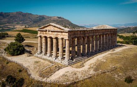 Tempio all'interno del Parco archeologico di Segesta