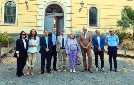 Foto firma acquisto immobile Ipab come sede Tribunale minorenni Catania690.jpg
