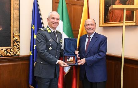 incontro generale guardia di finanza